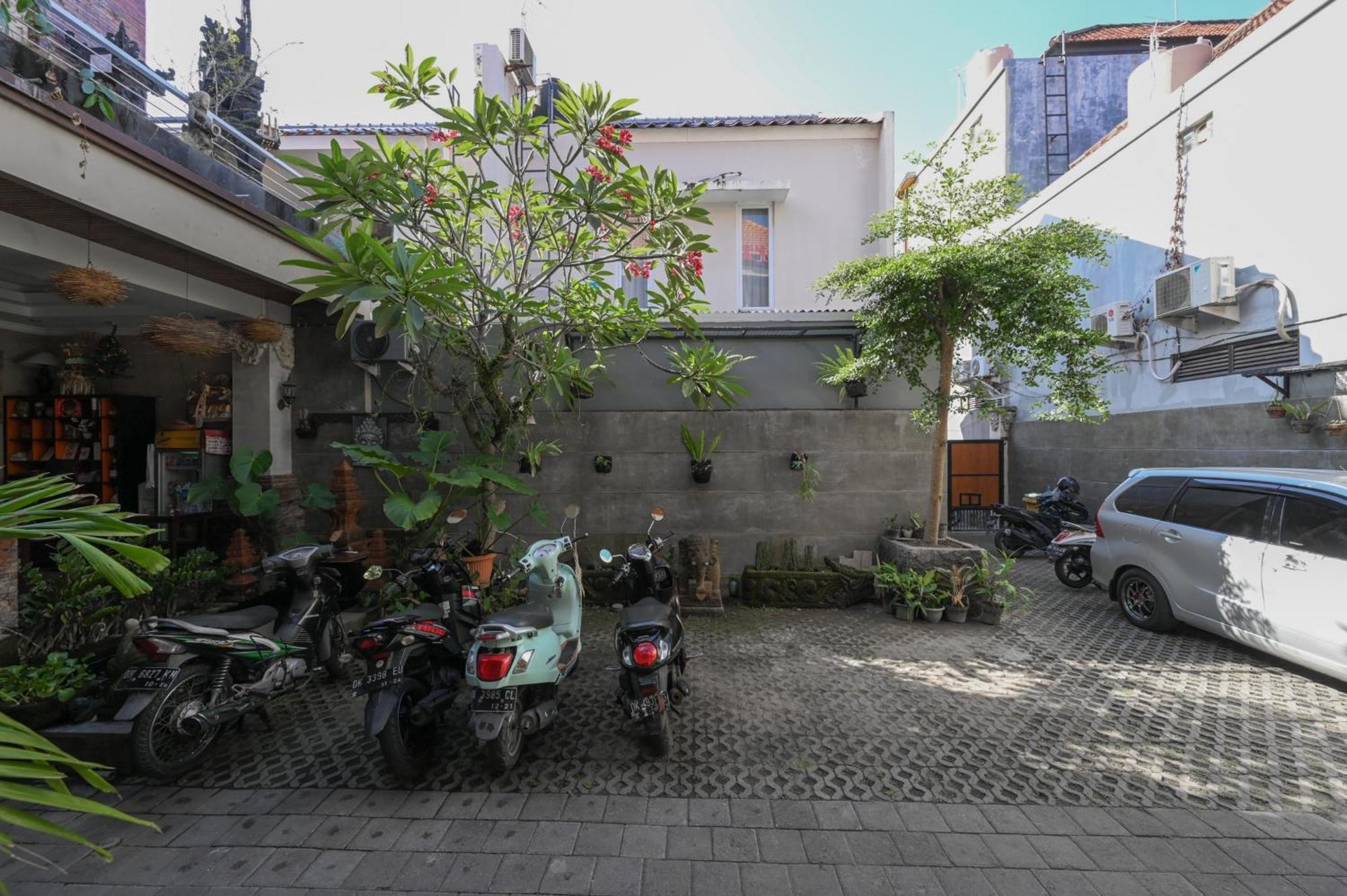 RedDoorz near Mertasari Beach 2 Pesanggaran Exterior foto