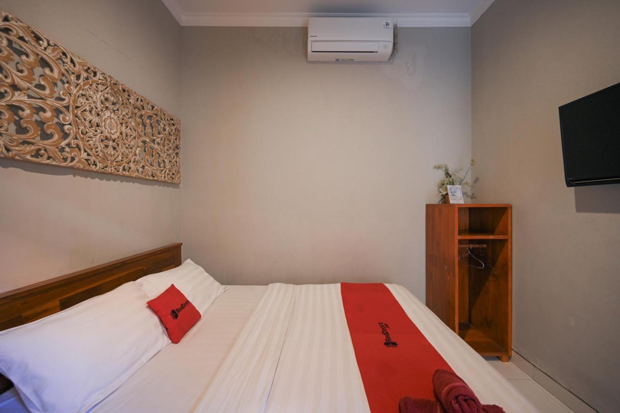 RedDoorz near Mertasari Beach 2 Pesanggaran Exterior foto