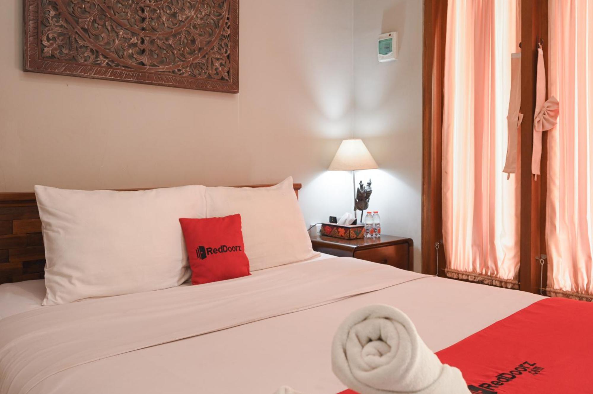 RedDoorz near Mertasari Beach 2 Pesanggaran Exterior foto