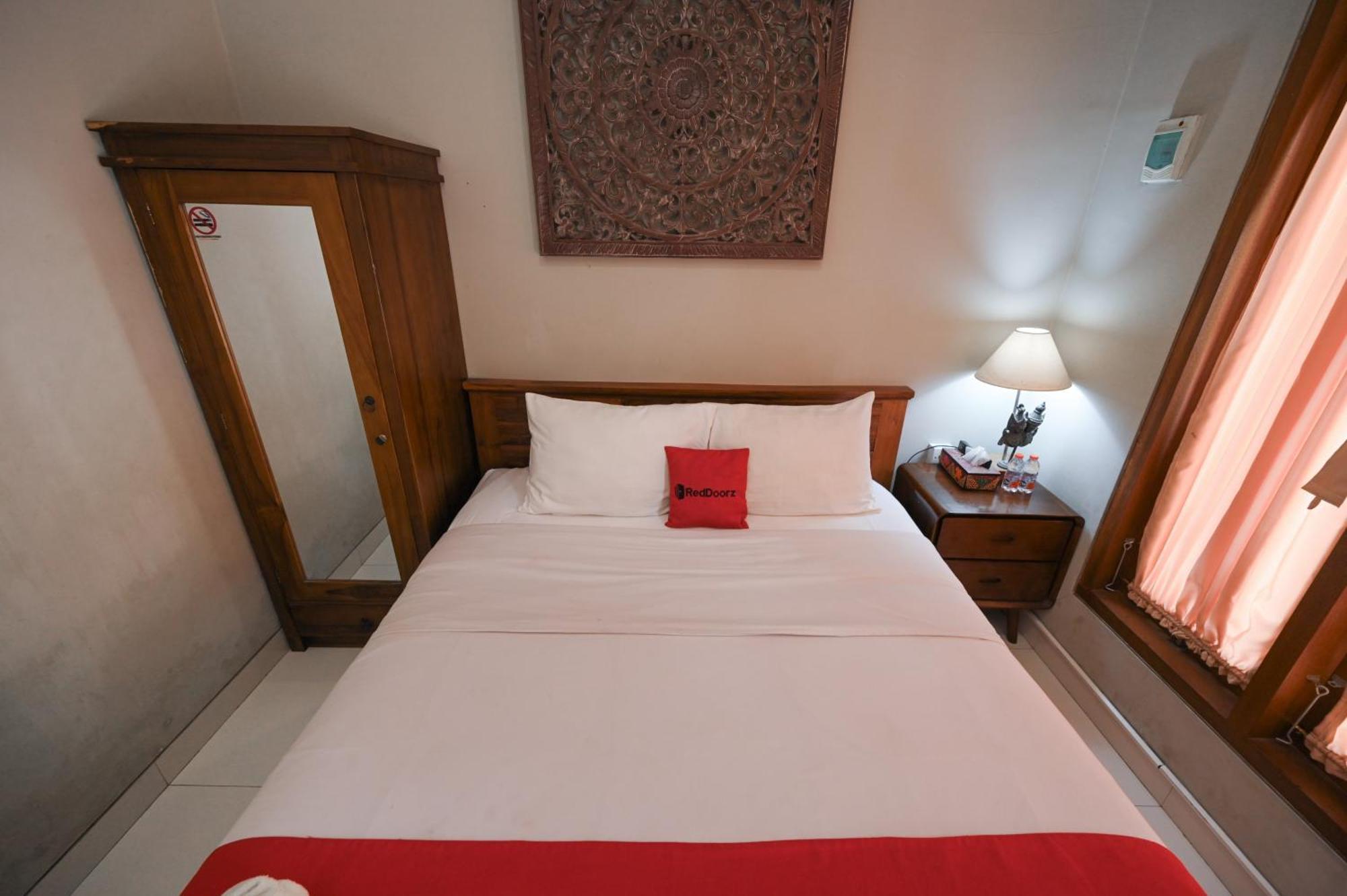 RedDoorz near Mertasari Beach 2 Pesanggaran Exterior foto