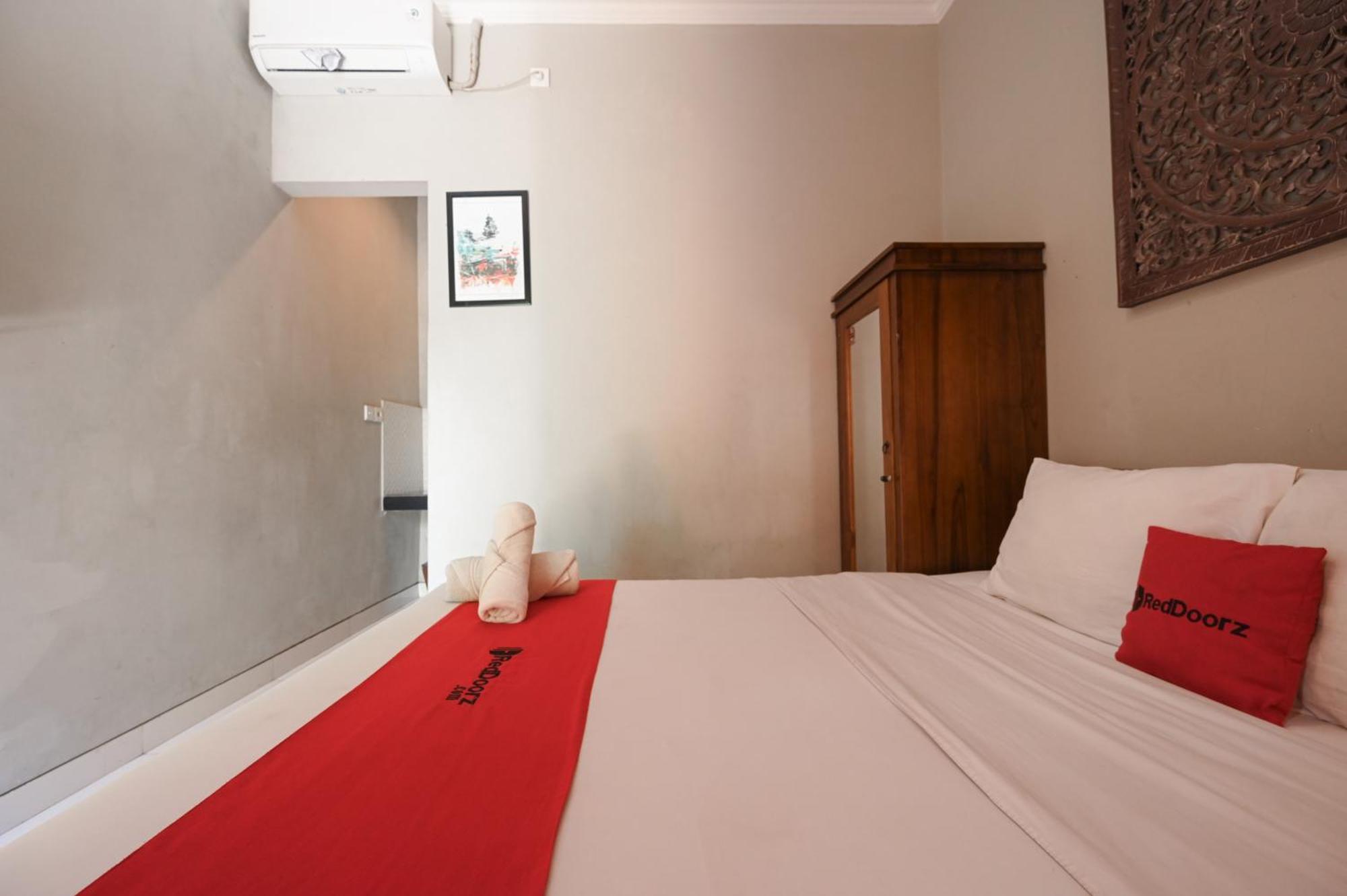 RedDoorz near Mertasari Beach 2 Pesanggaran Exterior foto