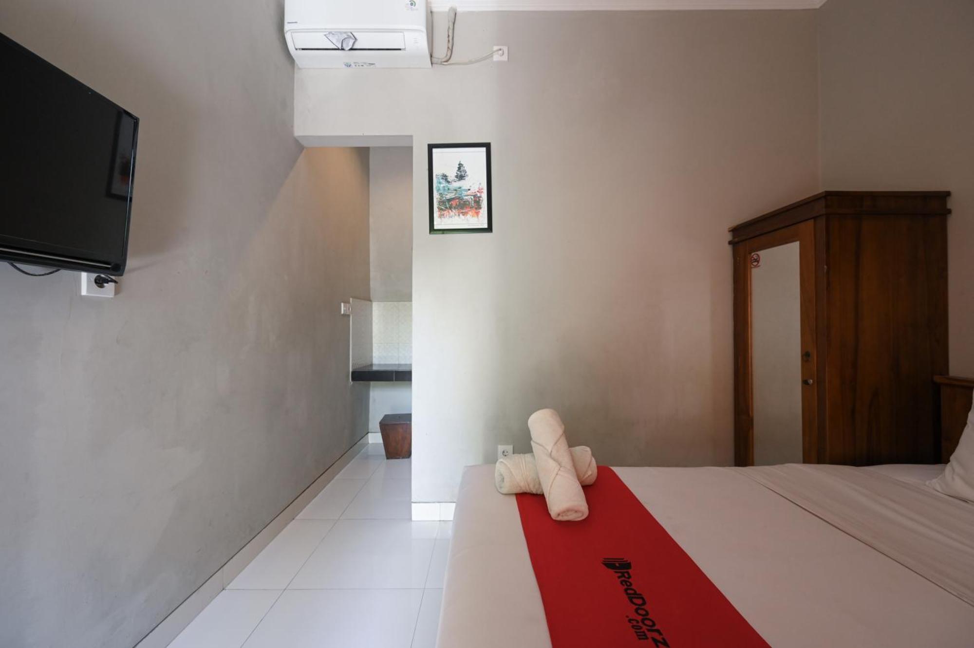 RedDoorz near Mertasari Beach 2 Pesanggaran Exterior foto
